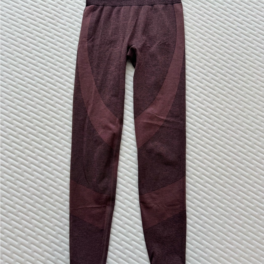 Victoria’s Secret PINK maroon leggings